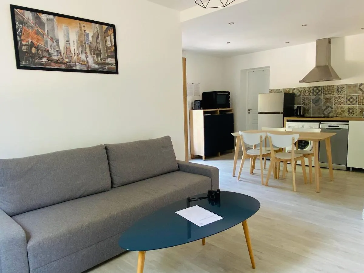 Bel Appartement Avec Terrasse Et Beau Jardin Classe 1 Etoile La Ciotat