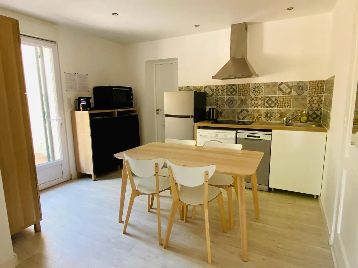 Bel Appartement Avec Terrasse Et Beau Jardin Classe 1 Etoile La Ciotat 0*,  Frankrijk