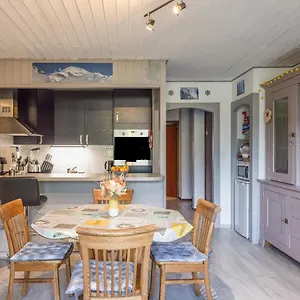 https://chamonix-centre-51m2-vue-mt-blanc-2-a-6-pers-2-balcons.hotels-rhonealpes.com